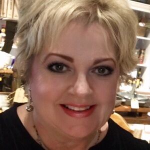 Meet your Posher, Carolyn